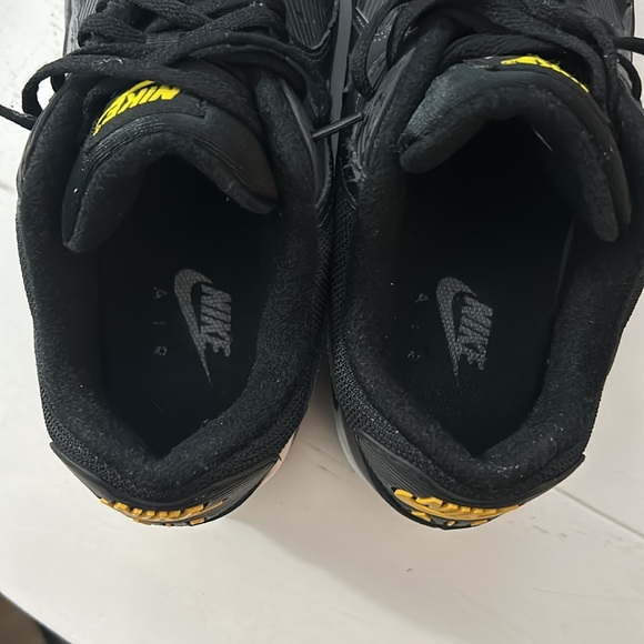 Nike Air Max 90 Essential size 11.5 Men Black Anthracite White Amarillo, running - Picture 7 of 11